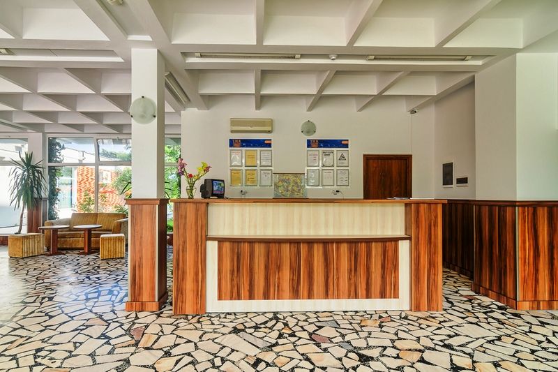 Hôtel Carmen Azzuro à Saturn Extérieur photo